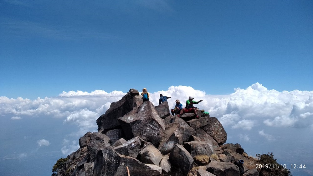 Hiking Gunung Arjuno